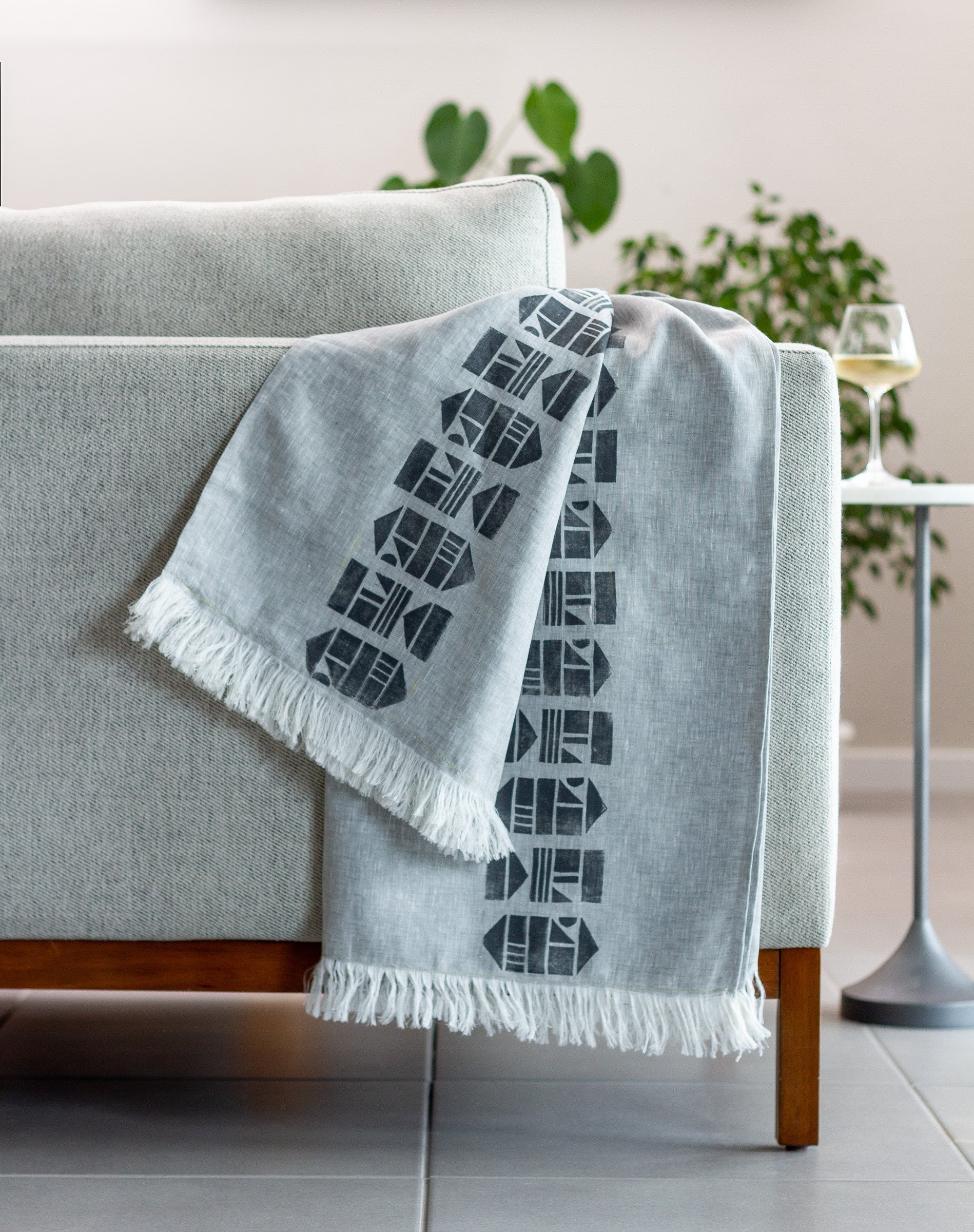 Villa Linen Throw Blanket